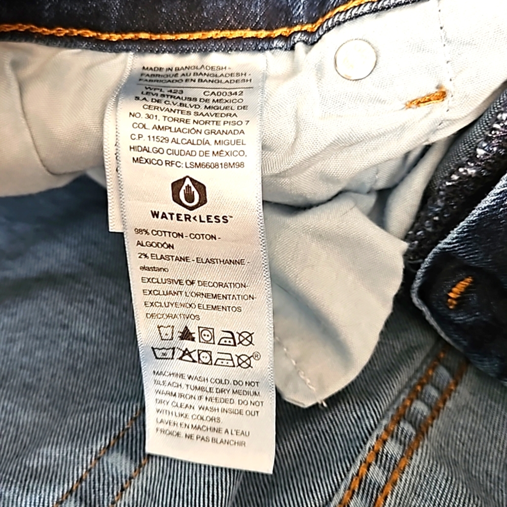 Denizen Levi's Denim cuffed Capris Size 20 x 24 - Picture 3 of 6